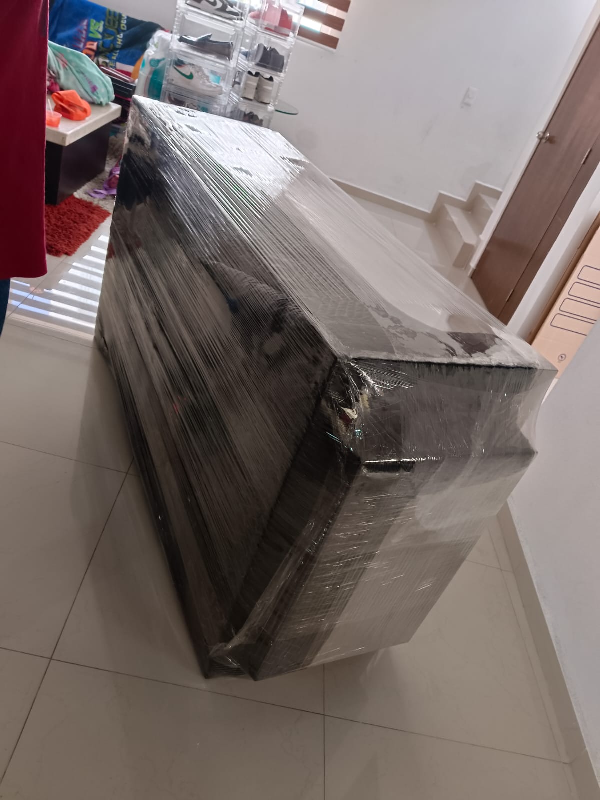 Camión tipo caja listo para traslado